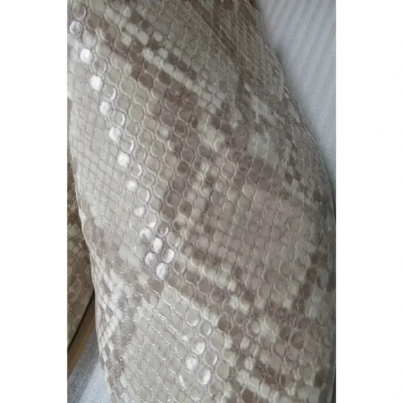 Dolce Vita Pyra Snake Print Stone Beige Casual Flat Slip-On Mule Women's Size 10 - Picture 10 of 10